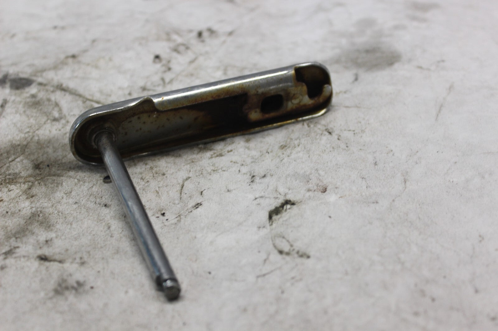 LEFT SEAT LOCK SHAFT 77229-MA1-730 1982 HONDA GL500I SILVERWING