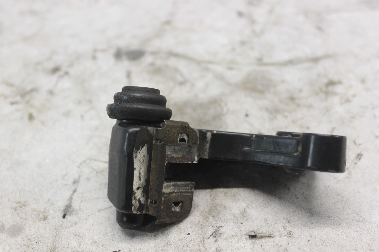 RIGHT CALIPER BRACKET 45210-443-763 1982 HONDA GL500I SILVERWING