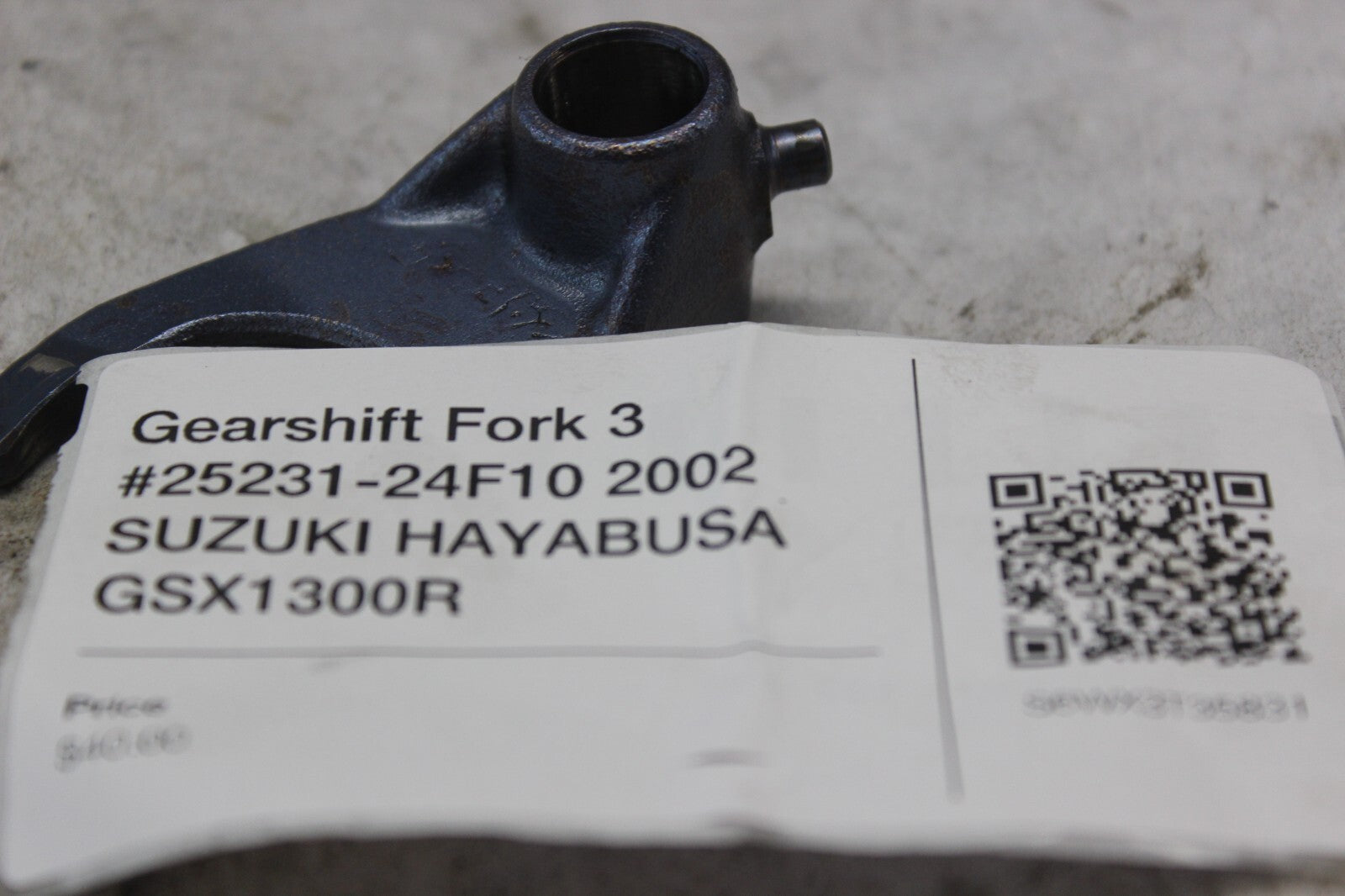 Gearshift Fork 3 #25231-24F10 2002 SUZUKI HAYABUSA GSX1300R