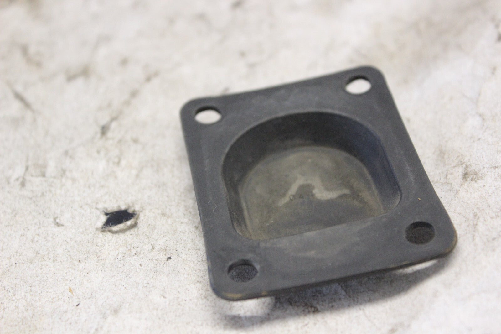 SADDLEBAG LOCK RUBBER 81217-463-770 1982 HONDA GOLDWING GL1100A