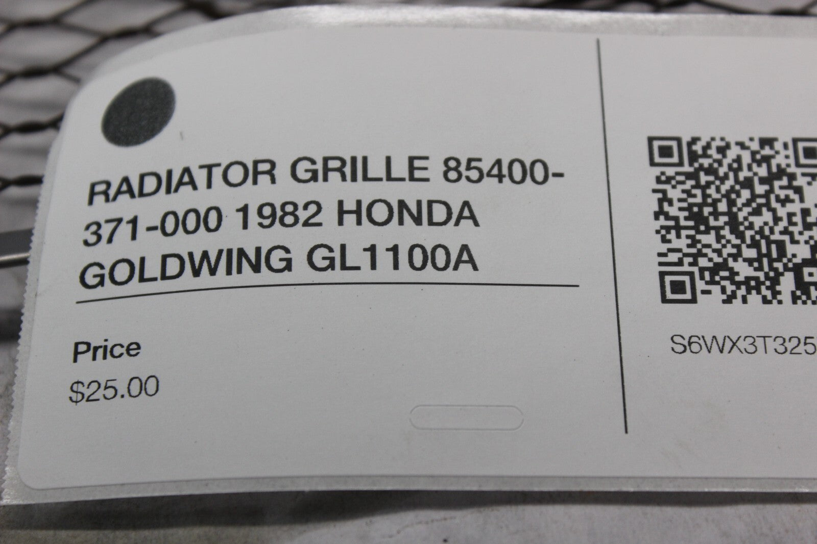 RADIATOR GRILLE 85400-371-000 1982 HONDA GOLDWING GL1100A