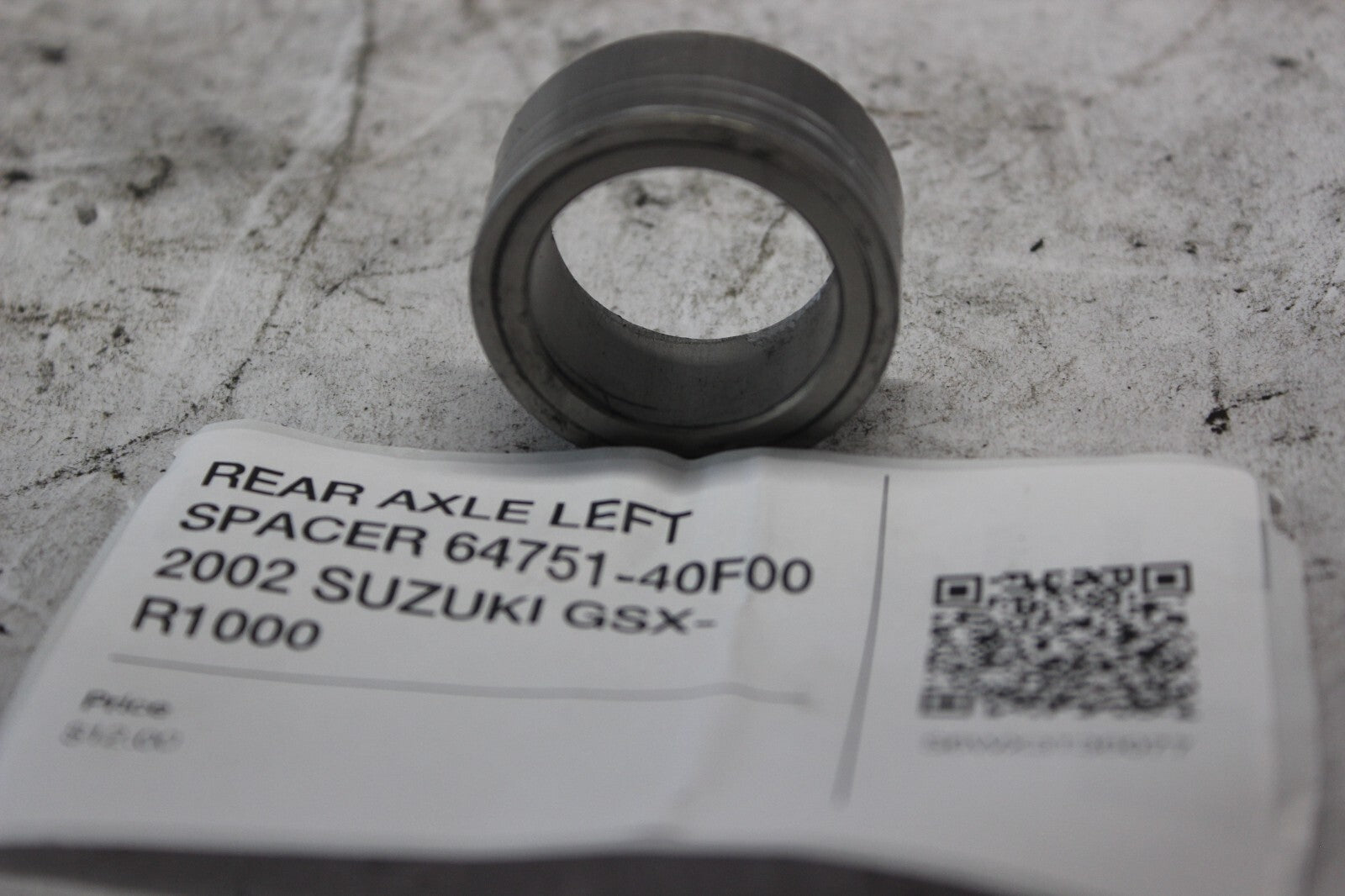 REAR AXLE LEFT SPACER 64751-40F00 2002 SUZUKI GSX-R1000