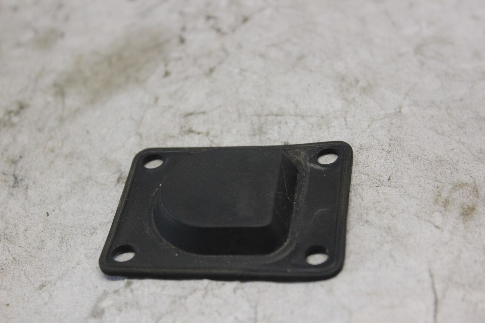 SADDLEBAG LOCK RUBBER 81217-463-770 1982 HONDA GOLDWING GL1100A