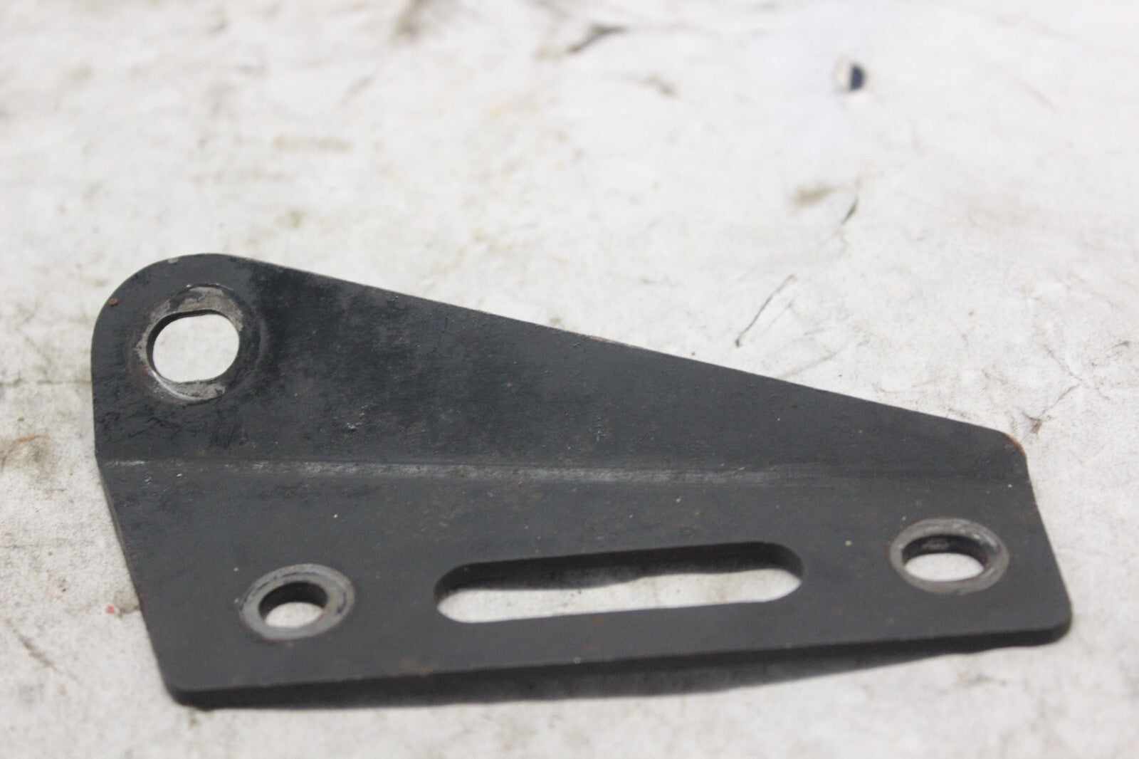 RIGHT MUFFLER BRACKET 18340-463-000 1982 HONDA GOLDWING GL1100A