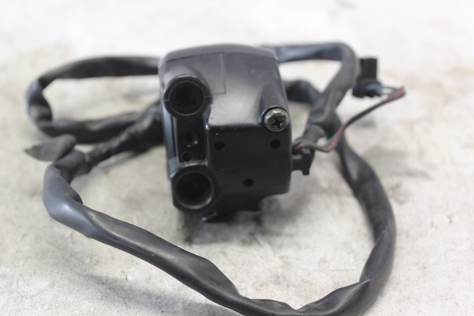 Handle Switch Assy. RIGHT #37200-33E31 2002 SUZUKI HAYABUSA GSX1300R