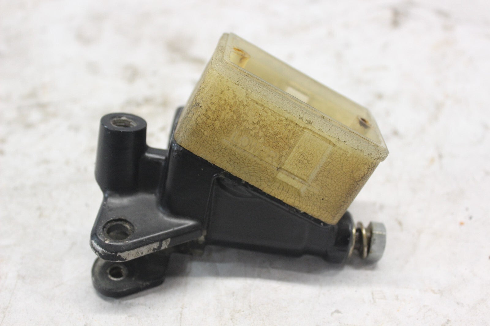 FRONT BRAKE MASTER CYLINDER SEE PICS 45500-MA5-672 1982 HONDA GOLDWING GL1100A