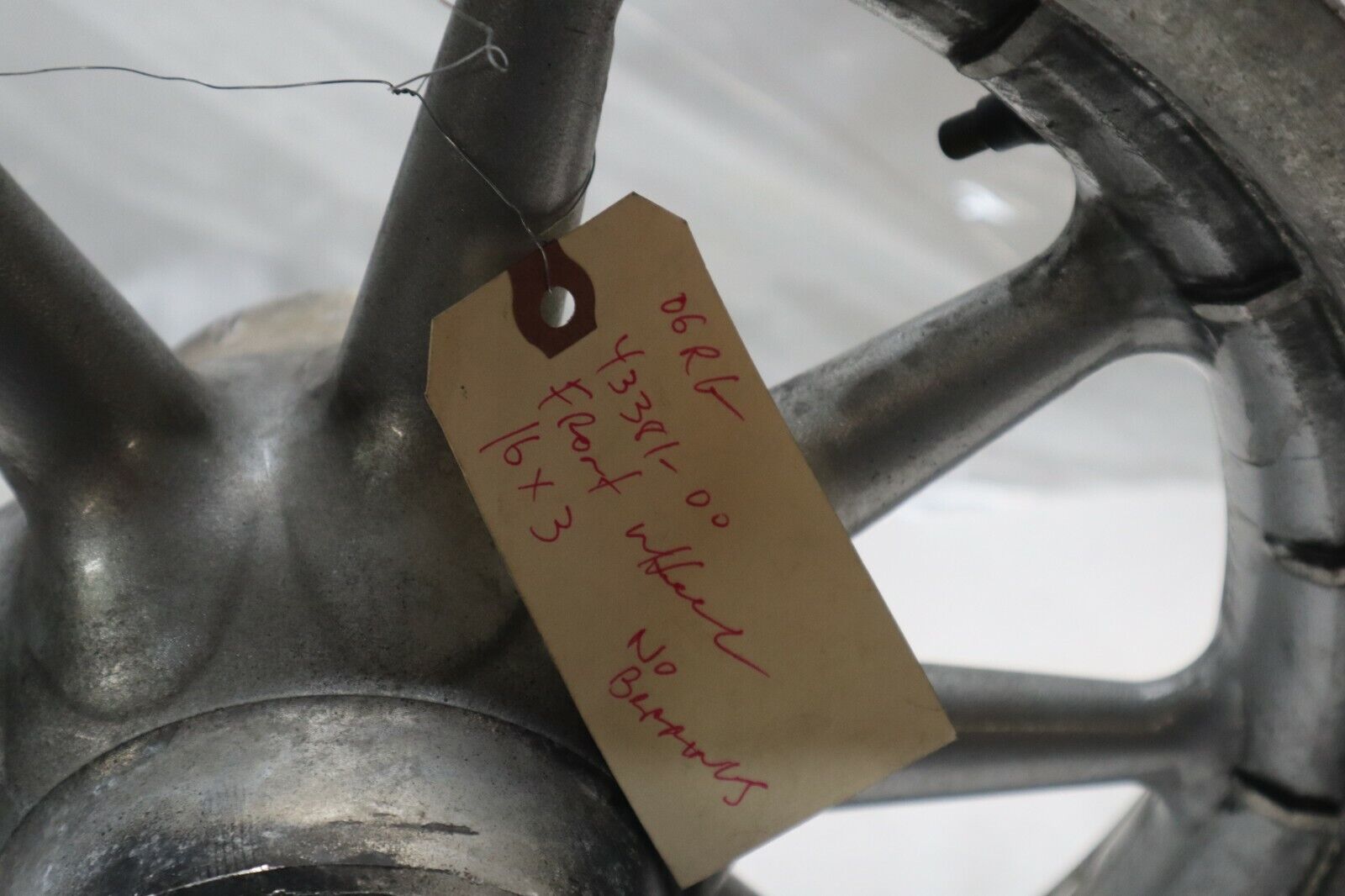 OEM Harley Davidson FRONT 9 Spoke Wagon Wheel Silver 16" x 3" No Bearing