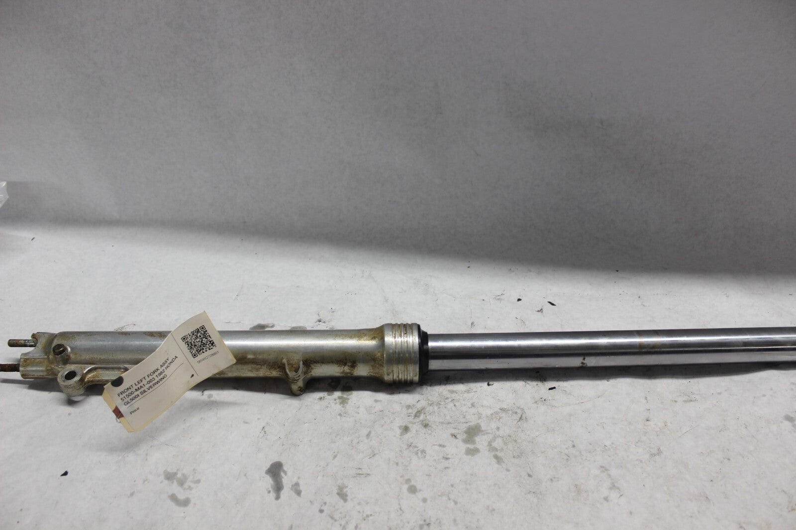 FRONT LEFT FORK ASSY 51500-MA1-003 1982 HONDA GL500I SILVERWING