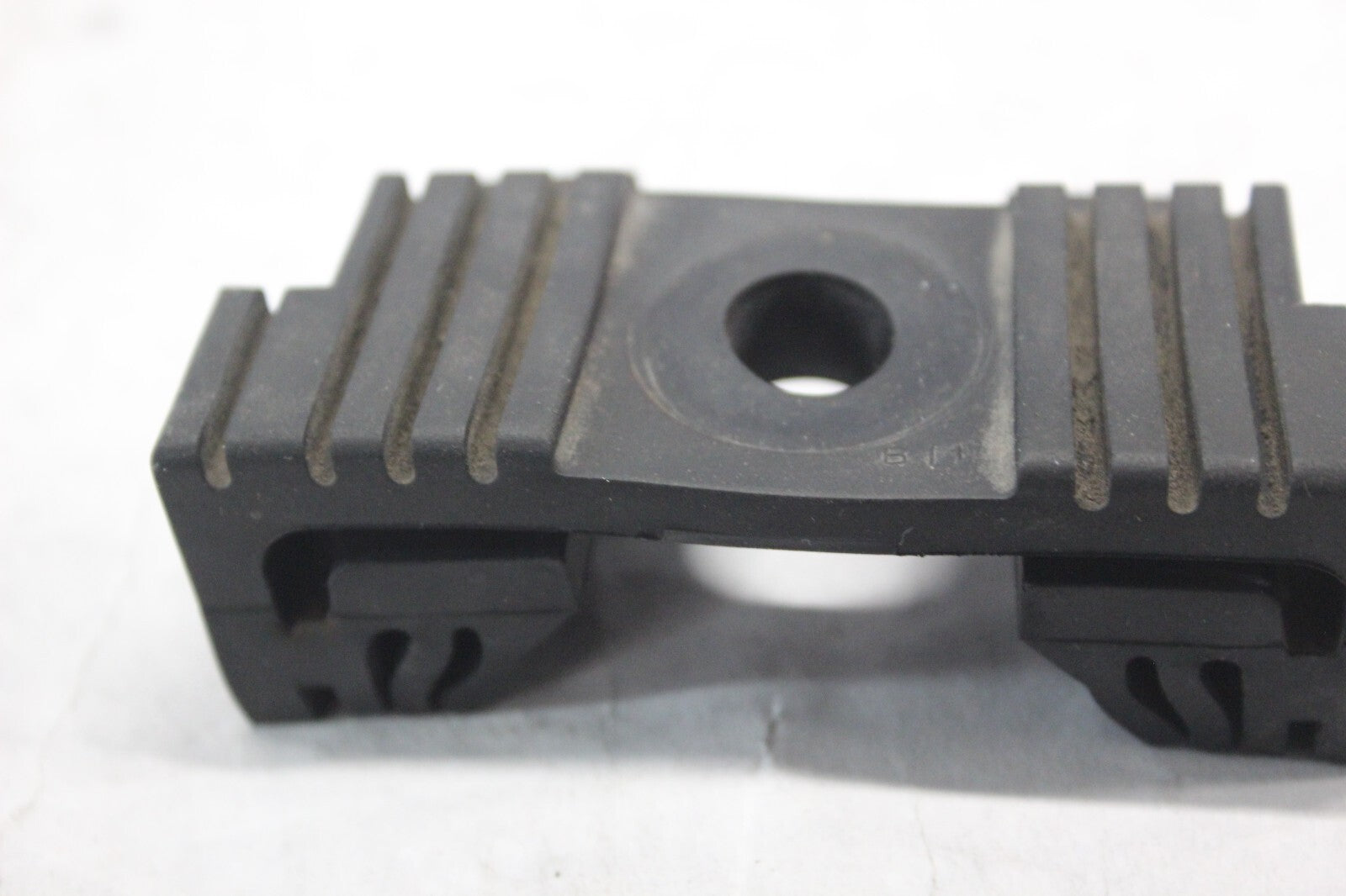 REAR FUEL TANK RUBBER 17613-MV4-000 1998 HONDA CBR900RR