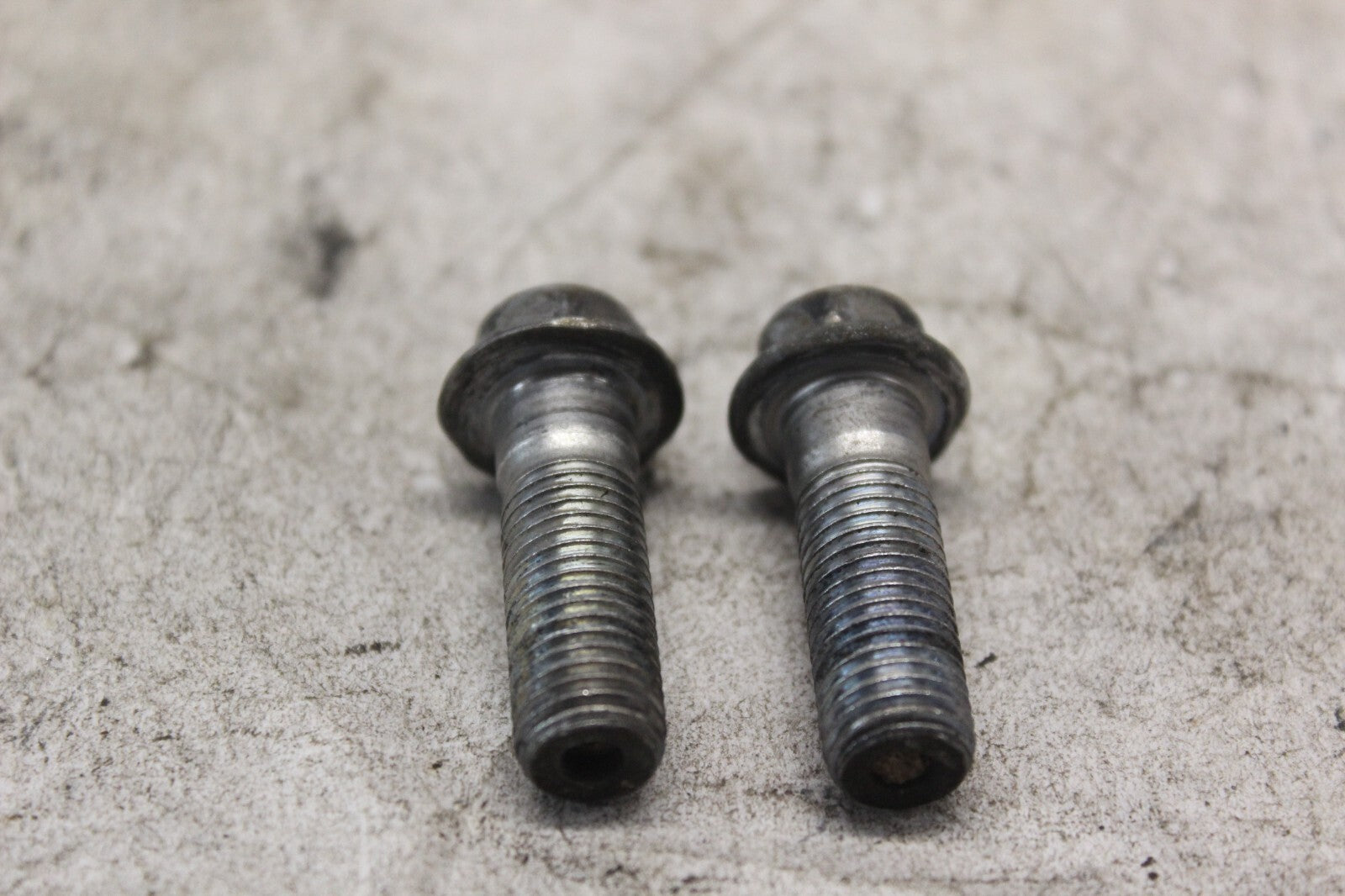 FRONT CALIPER MOUNTING BOLT 2PCS 09103-10320 2002 SUZUKI HAYABUSA GSX1300R