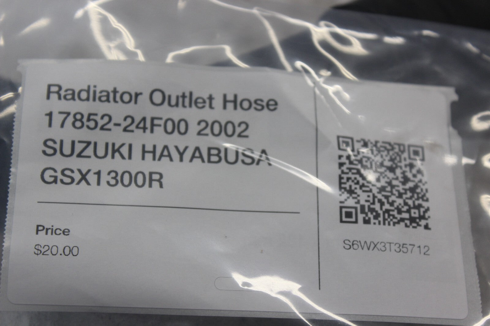 Radiator Outlet Hose 17852-24F00 2002 SUZUKI HAYABUSA GSX1300R