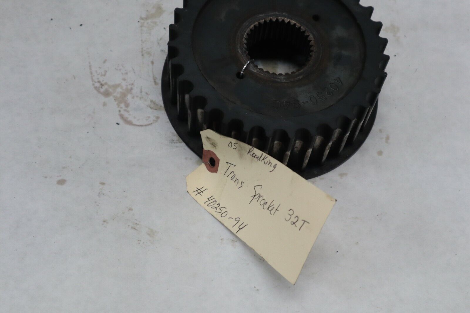 OEM Harley Davidson Transmission Sprocket 32T 2005 Road King Blk/Red 40250-94