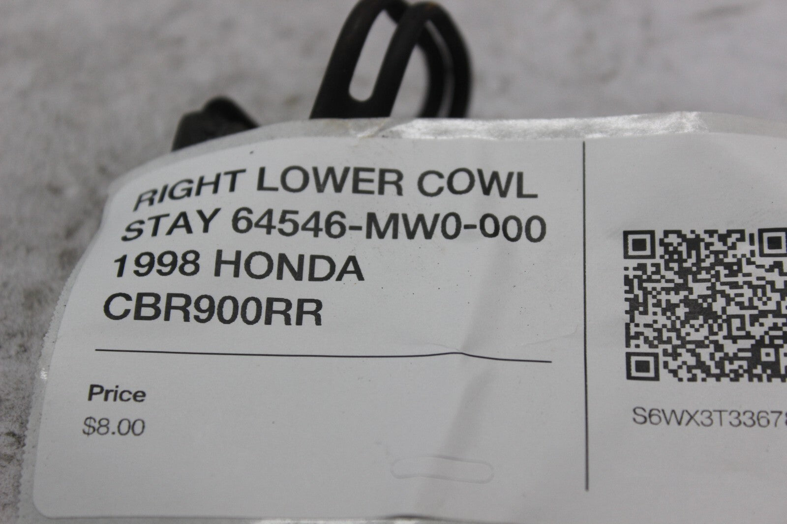 RIGHT LOWER COWL STAY 64546-MW0-000 1998 HONDA CBR900RR