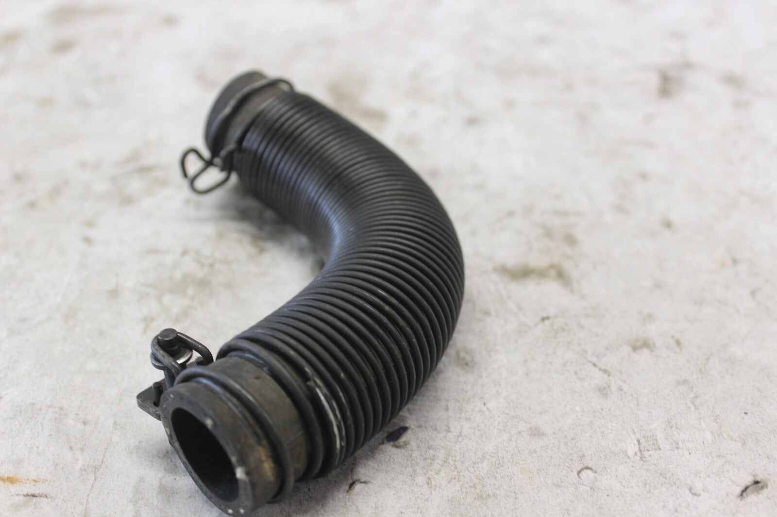 UPPER WATER HOSE 19501-431-000 1982 HONDA GOLDWING GL1100A