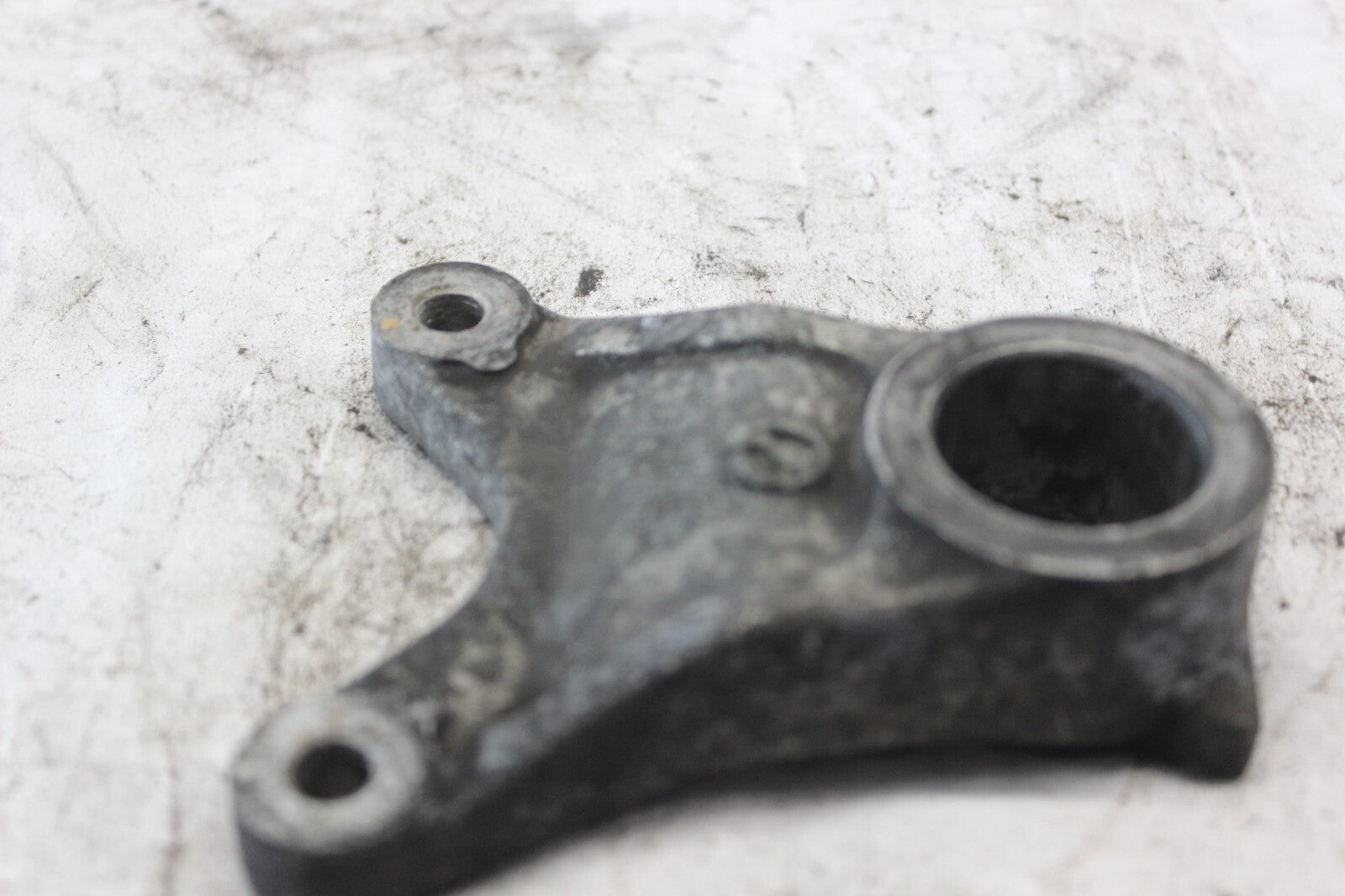 REAR CALIPER BRACKET 69721-40F00 2002 SUZUKI GSX-R1000