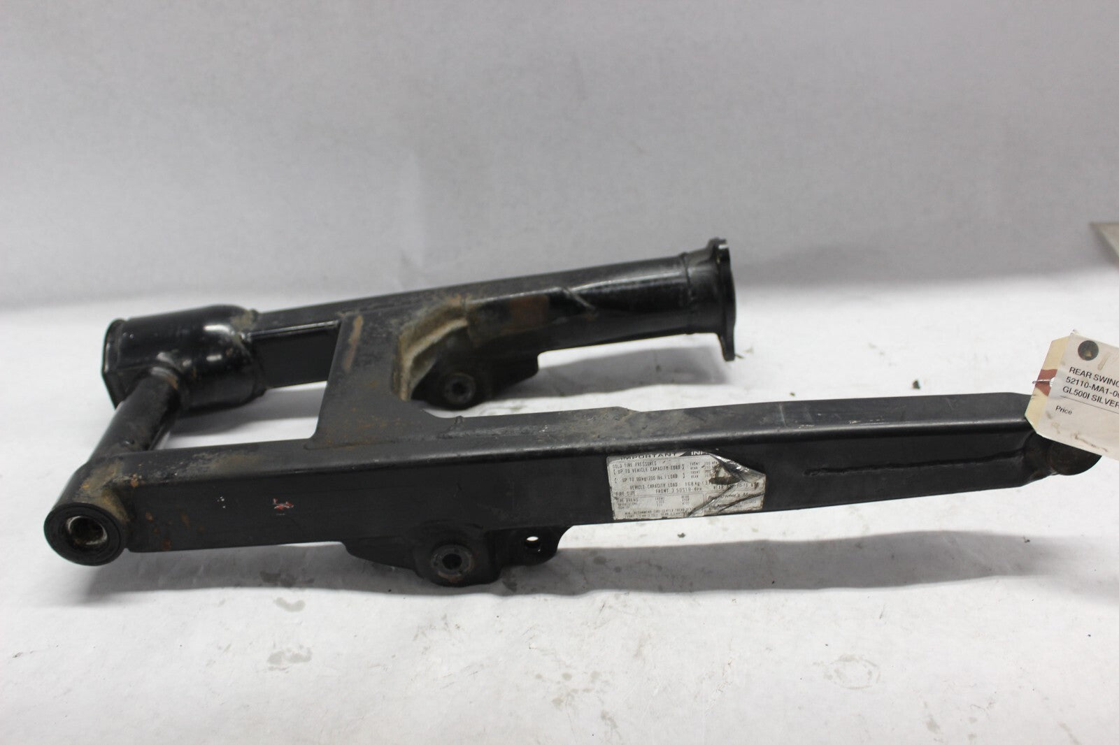 REAR SWINGARM BLACK 52110-MA1-000 1982 HONDA GL500I SILVERWING