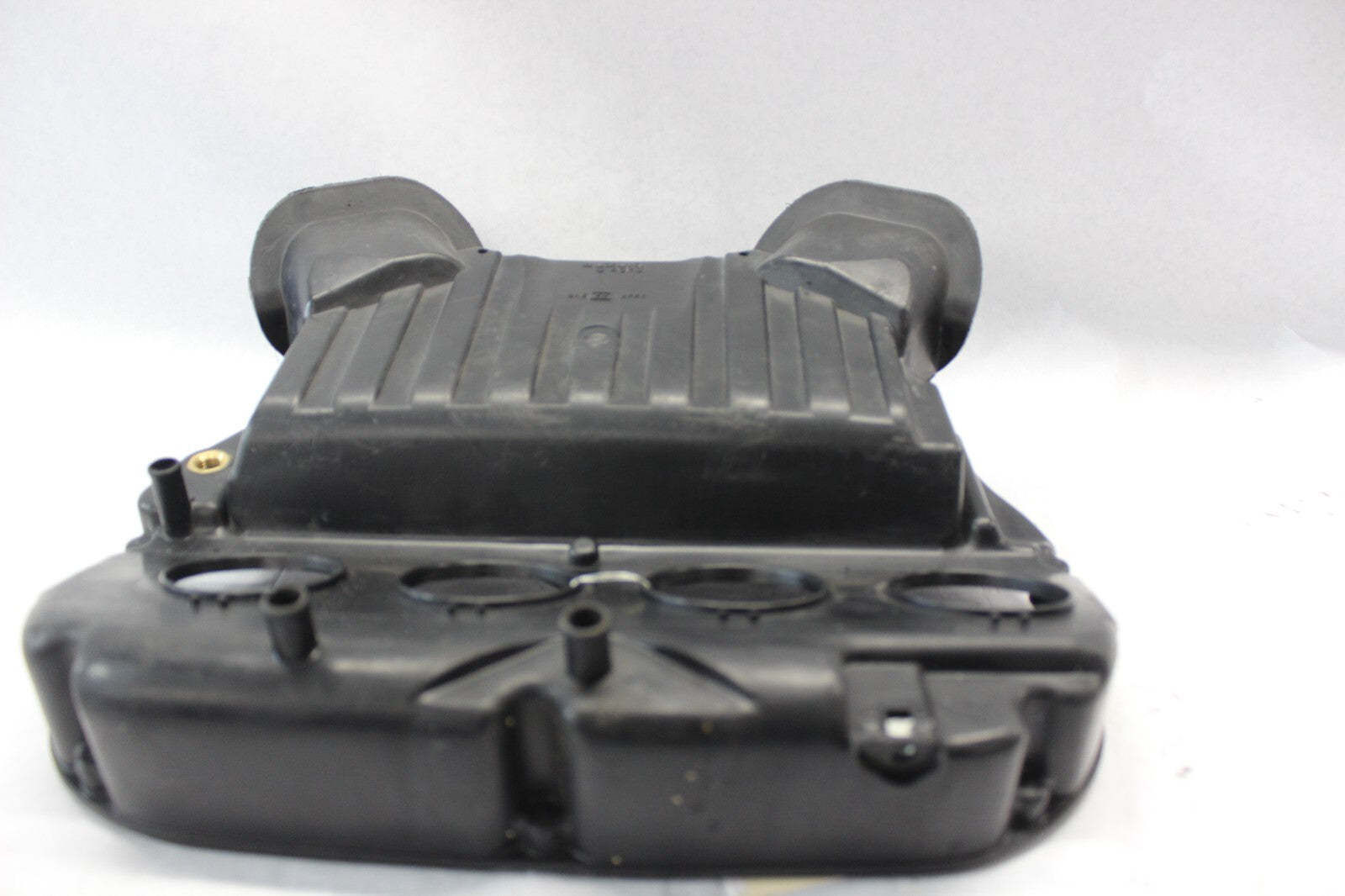 AIR CLEANER BASE ONLY 13700-40F00 2002 SUZUKI GSX-R1000