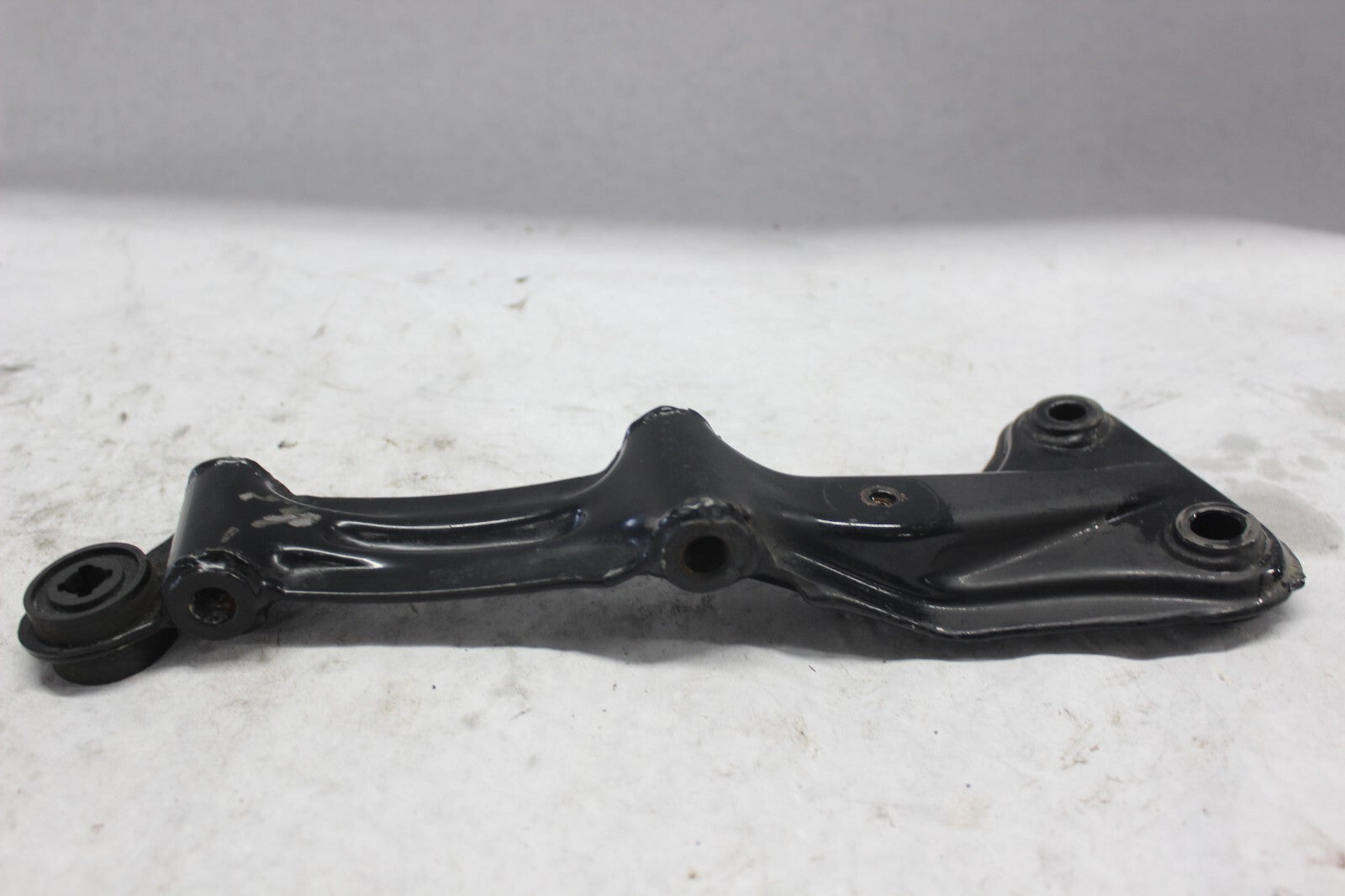 RIGHT FRONT ENGINE HANGER BRACKET 50310-MA1-000 1982 HONDA GL500I SILVERWING