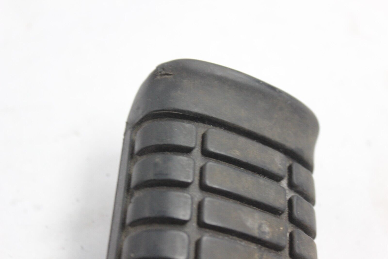 FRONT FOOTPEG LEFT 50642-MB1-000 1983 HONDA VF750C MAGNA
