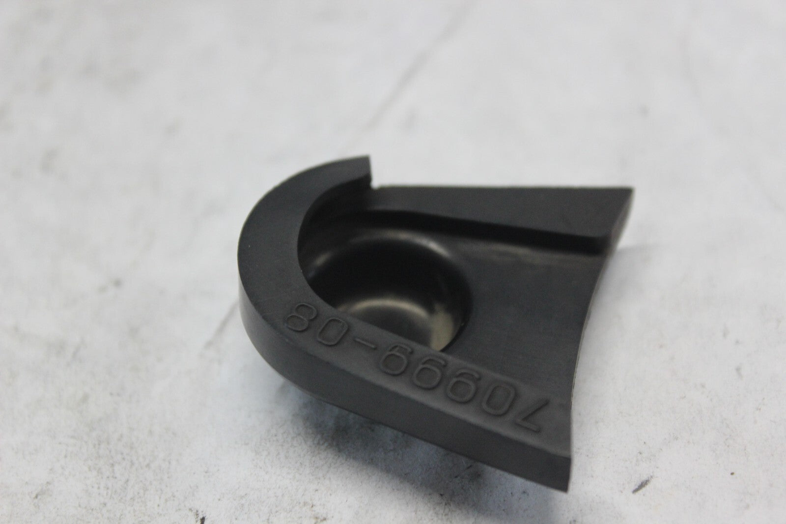 TANK BRACKET RUBBER BOOT LEFT 70999-08 2008 H-D ELECTRAGLIDE FLHT
