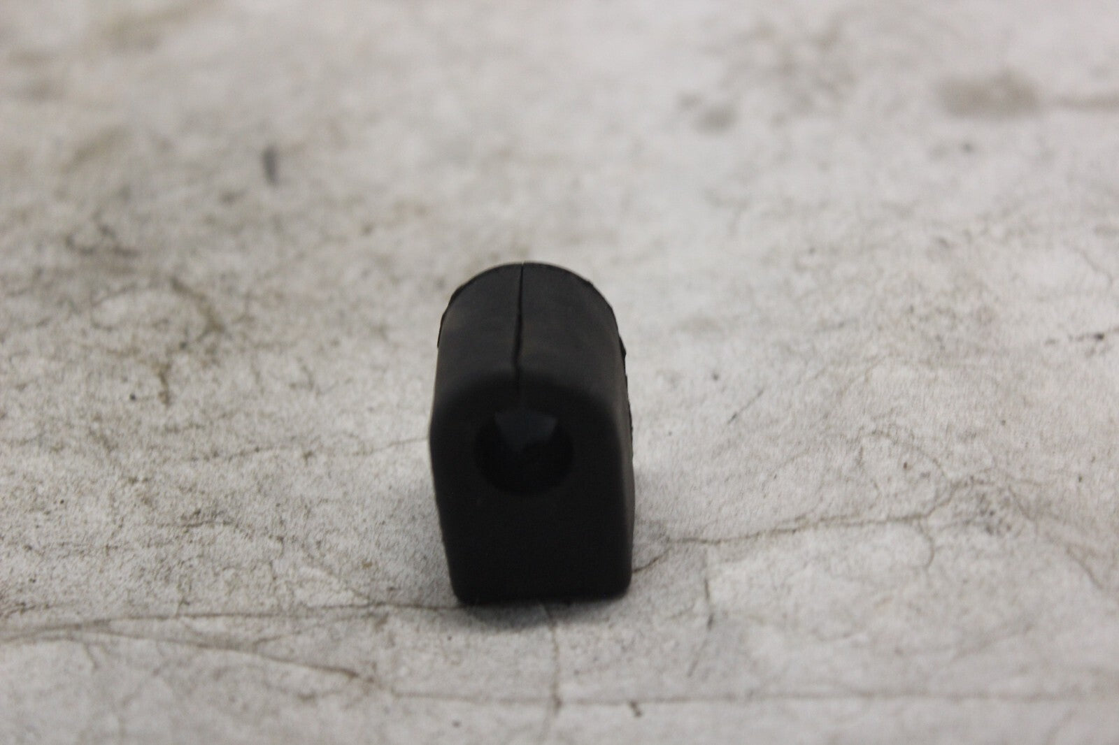 CRANKCASE OIL PIPE CUSHION 11283-24F00 2002 SUZUKI HAYABUSA GSX1300R