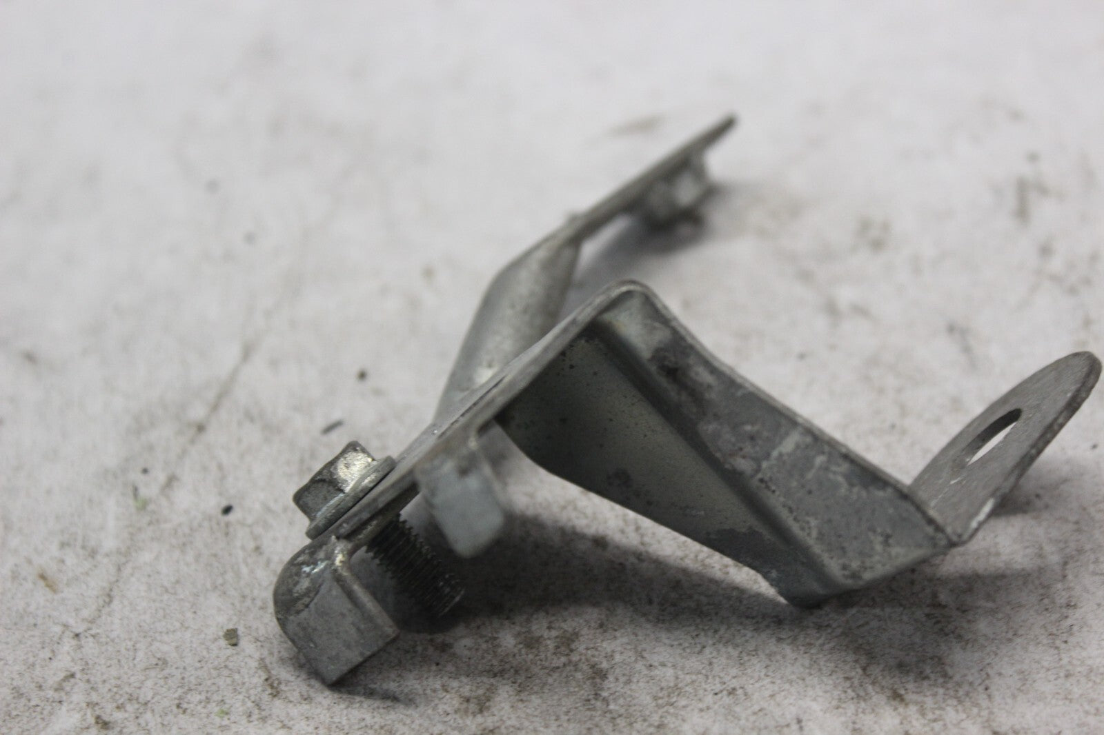 LEFT SIDE COVER STAY 50202-MAE-000 1998 HONDA CBR900RR