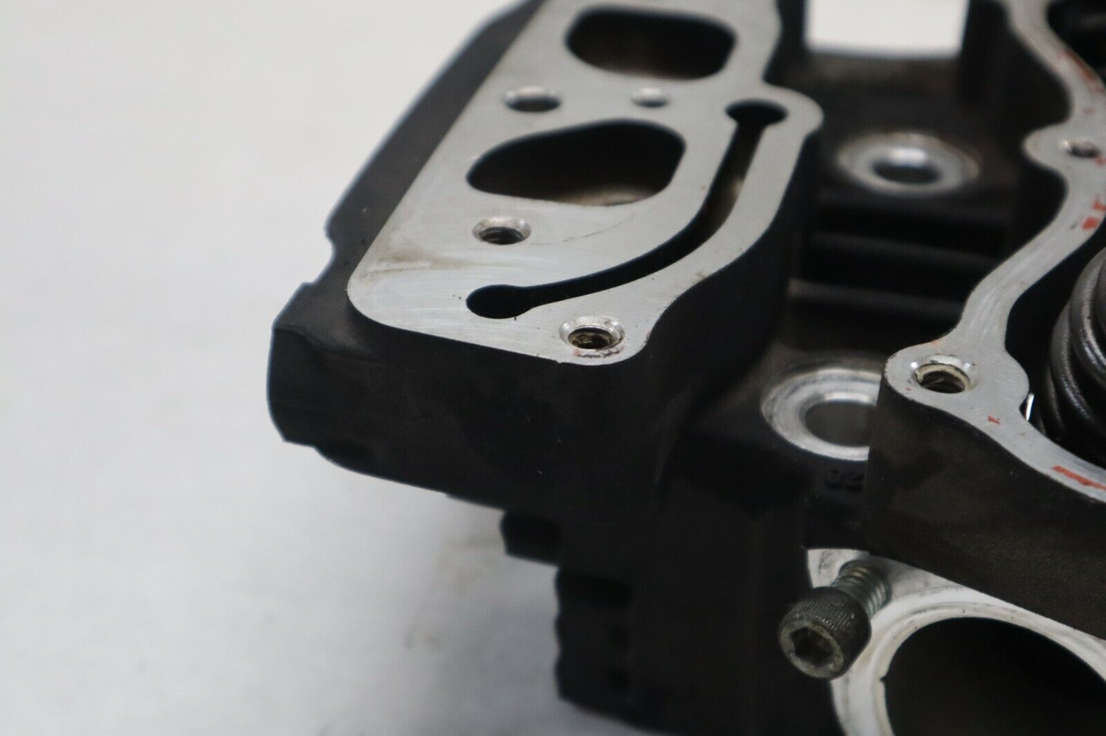 OEM Harley Davidson REAR Cylinder Head 2005 Road King Blk/Red 16725-99