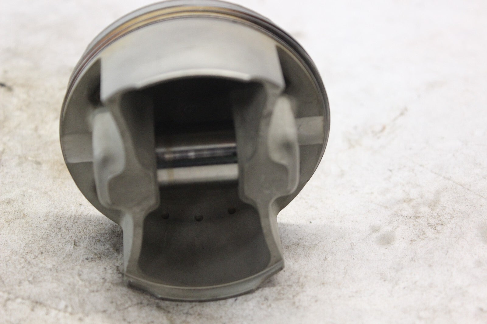 ENGINE PISTON 12111-24F11-0F0 2002 SUZUKI HAYABUSA GSX1300R