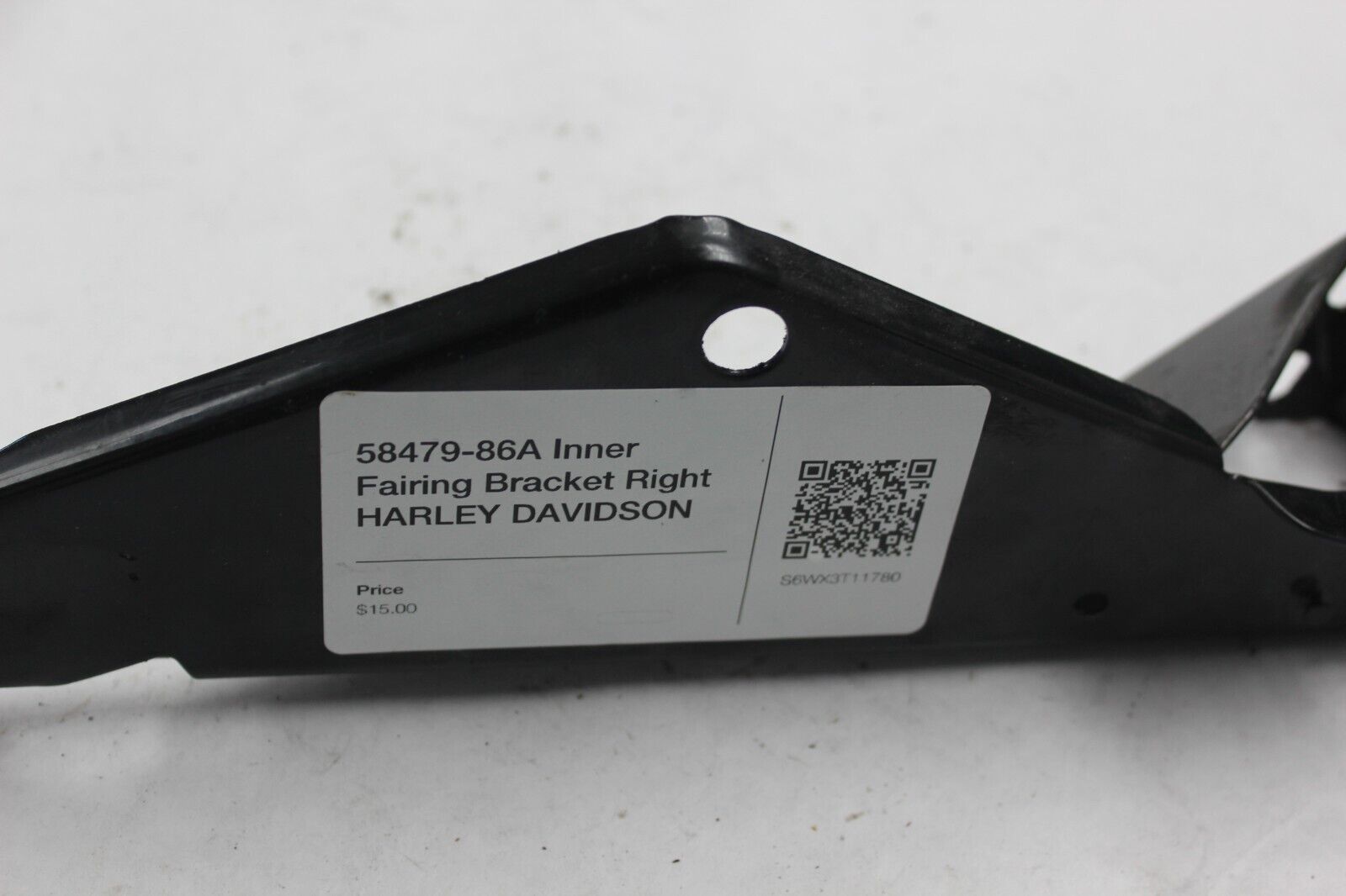 58479-86A Inner Fairing Bracket Right HARLEY DAVIDSON