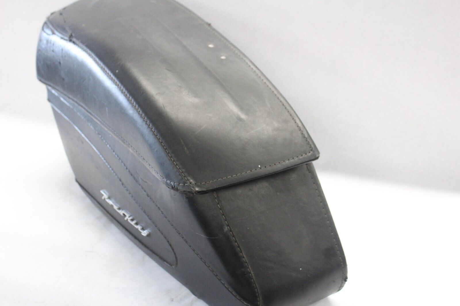 LEFT SADDLEBAG ASSY COMPLETE 91316-04 2005 ROAD KING CUSTOM FLHRSI
