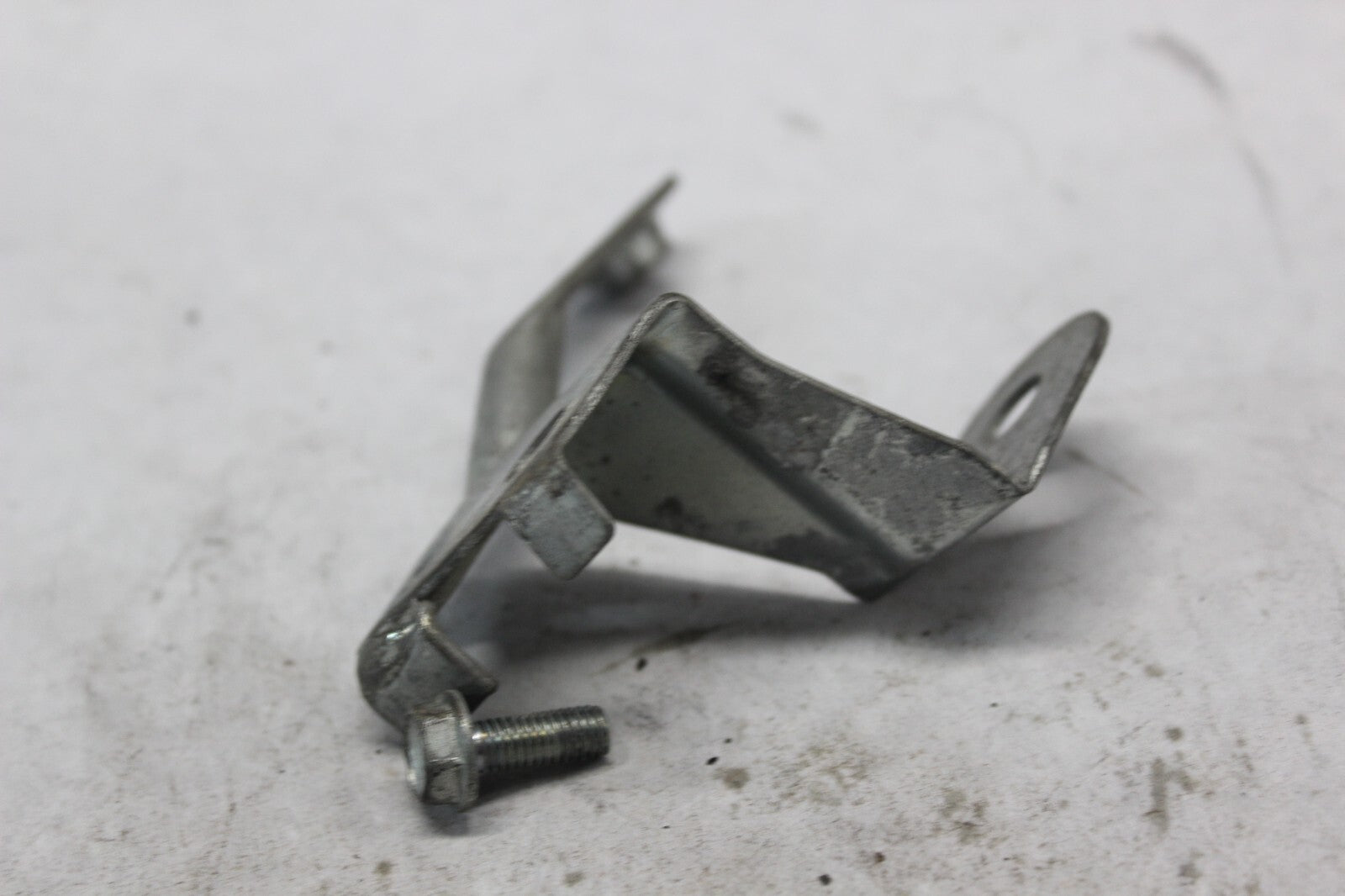 LEFT SIDE COVER STAY 50202-MAE-000 1998 HONDA CBR900RR