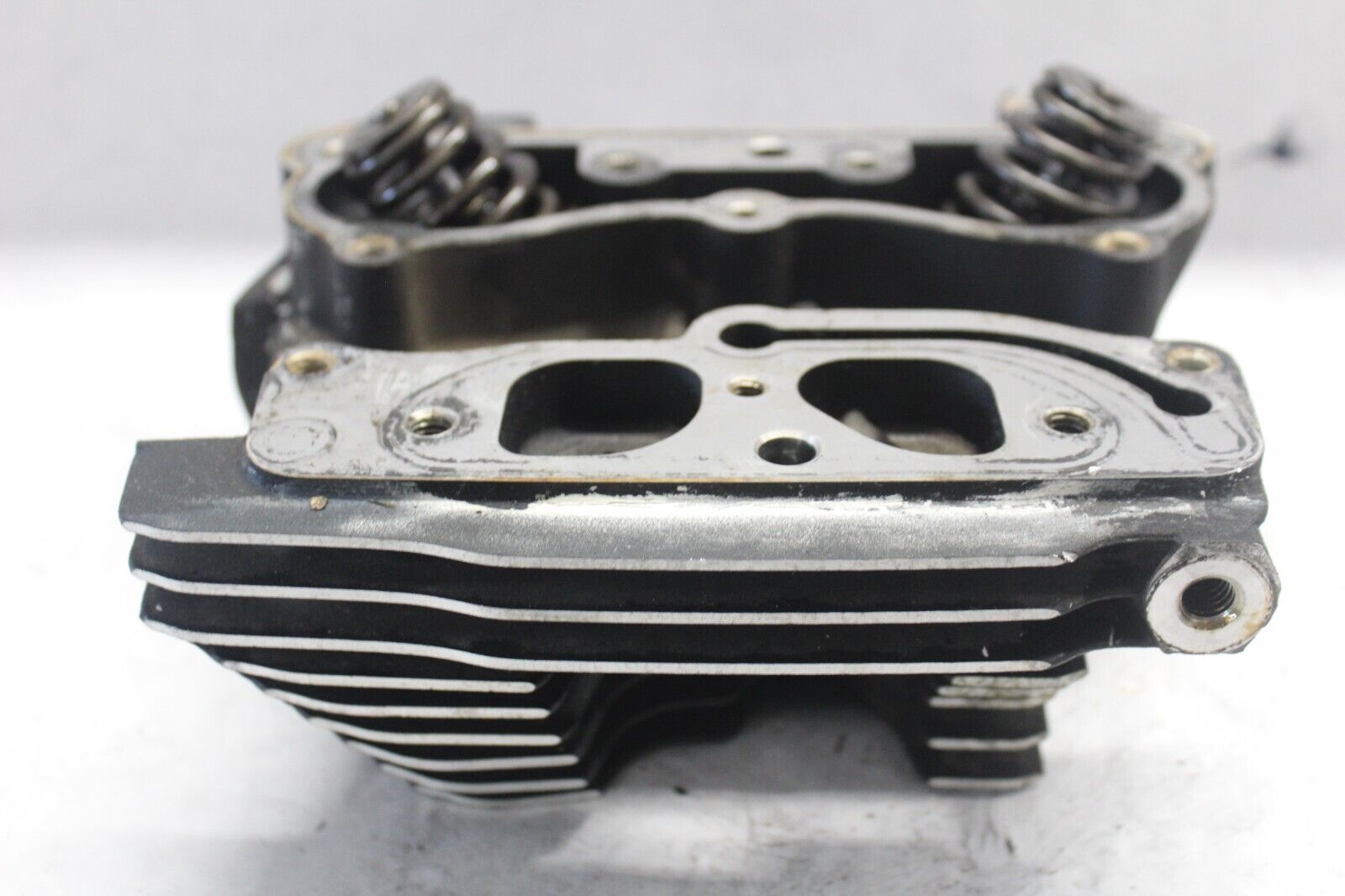 Cylinder Head Rear#17100-05,#16725-99 on part 2005 ROAD KING CUSTOM FLHRSI