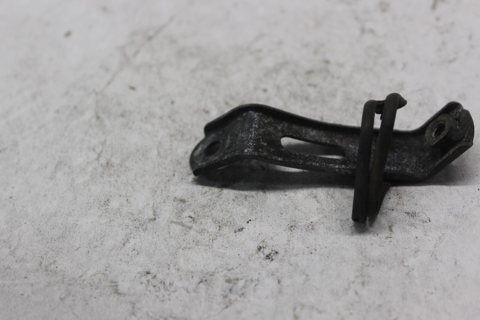 RIGHT LOWER COWL STAY 64546-MW0-000 1998 HONDA CBR900RR