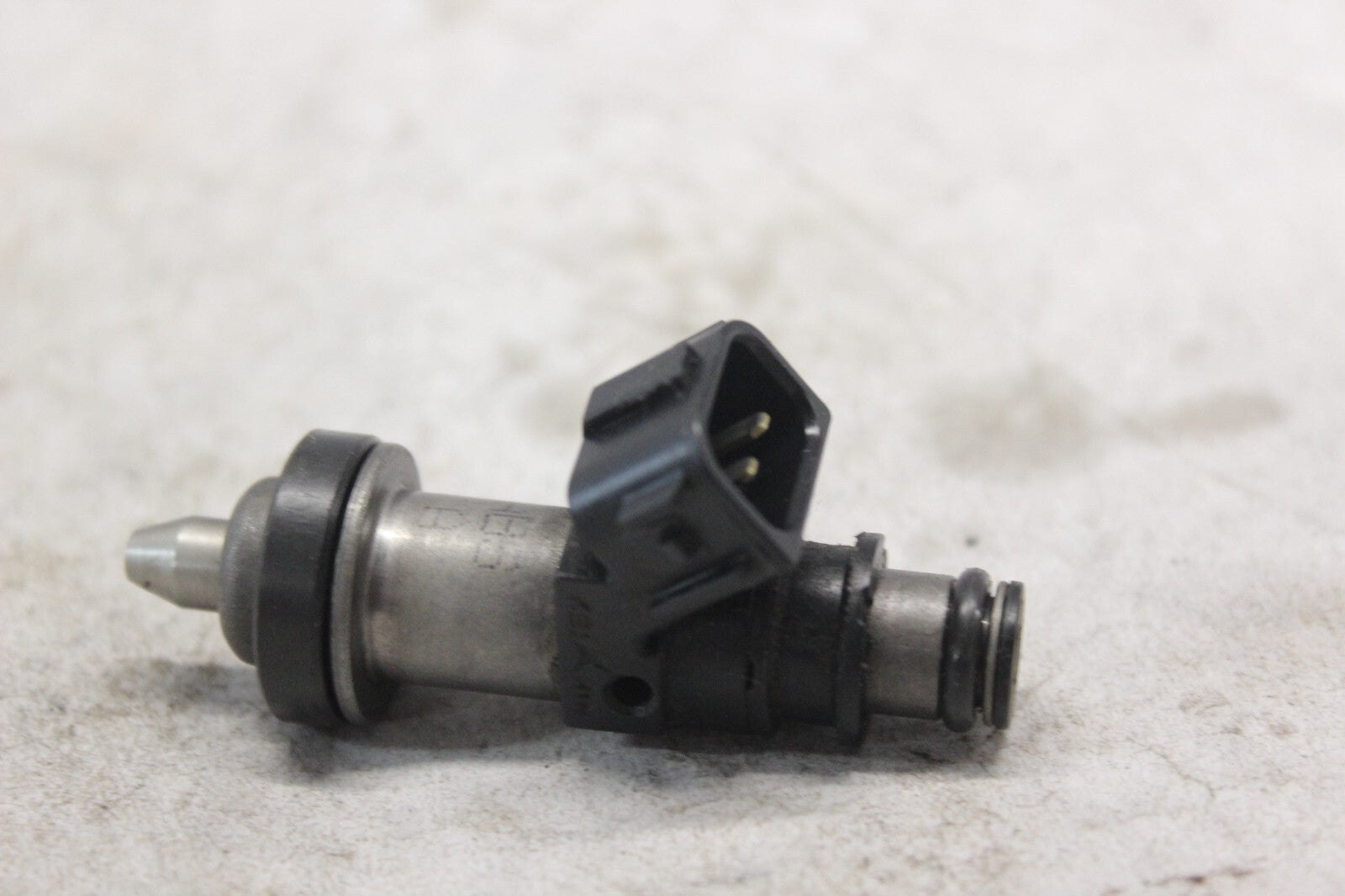 FUEL INJECTOR 15710-24F00 2002 SUZUKI HAYABUSA GSX1300R