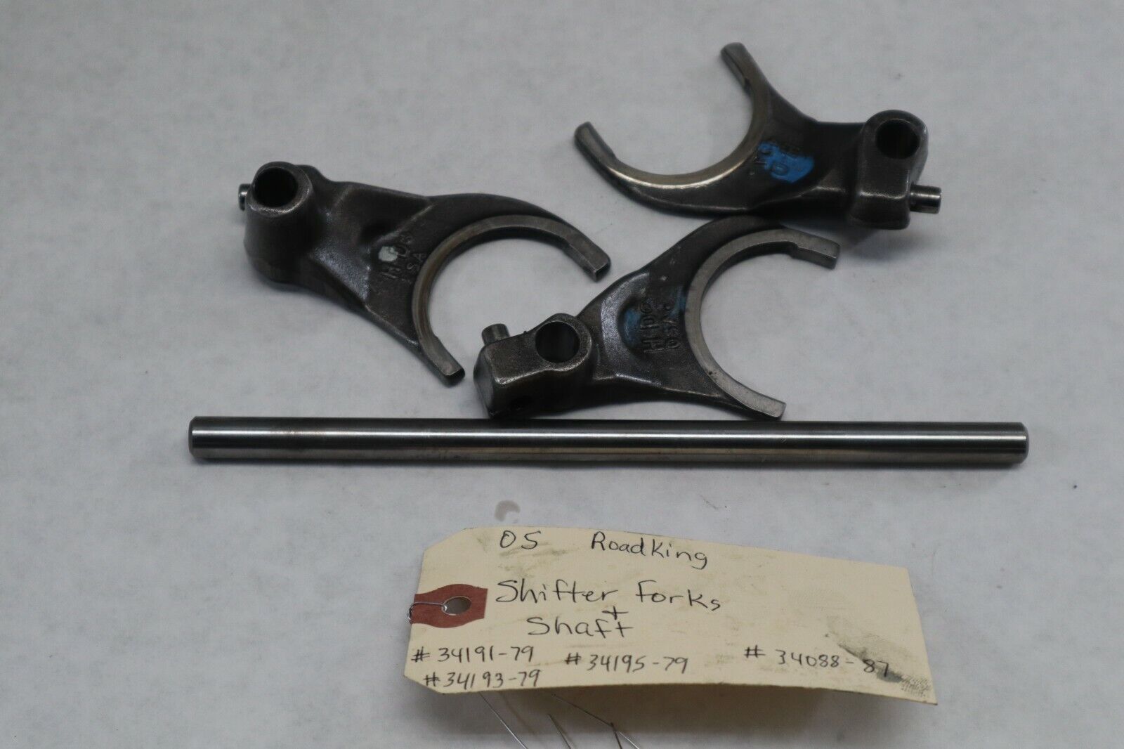 OEM Harley Davidson Trans Shifter Shaft Forks 2005 Road King Blk/Red 34191-79