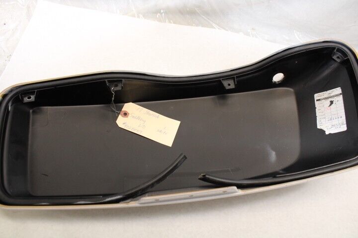 OEM Harley Davidson Saddlebag Lid LEFT 90200413