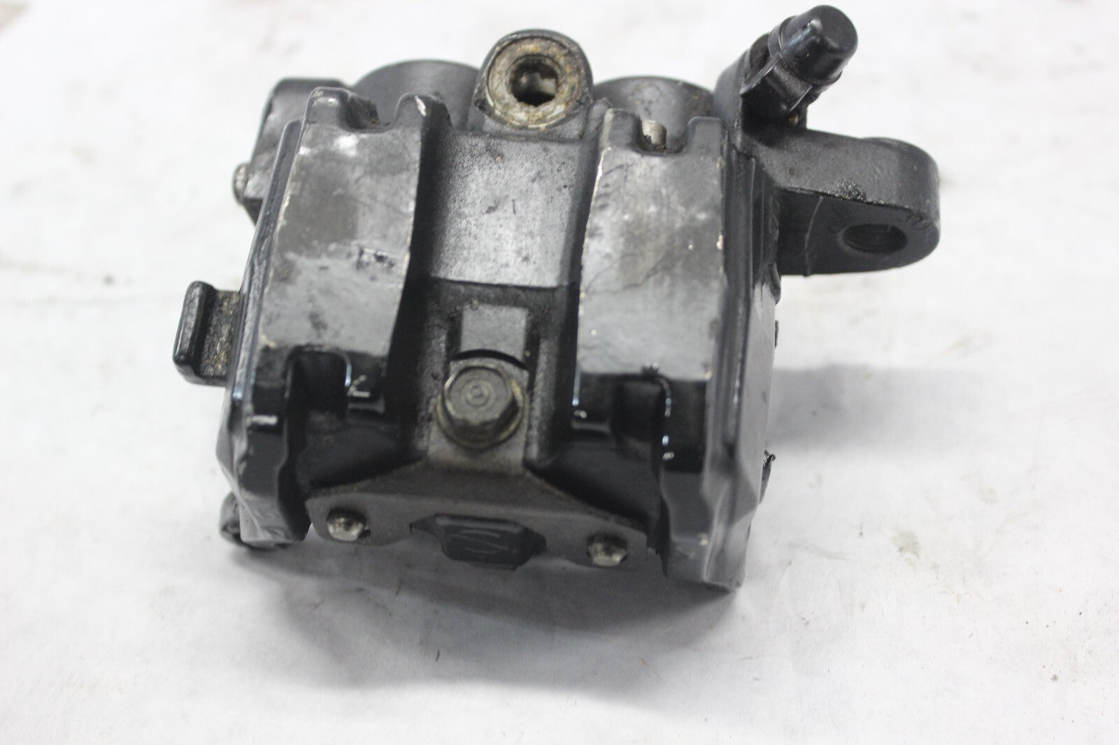 REAR BRAKE CALIPER 43101-MB9-871 1982 HONDA GOLDWING GL1100A