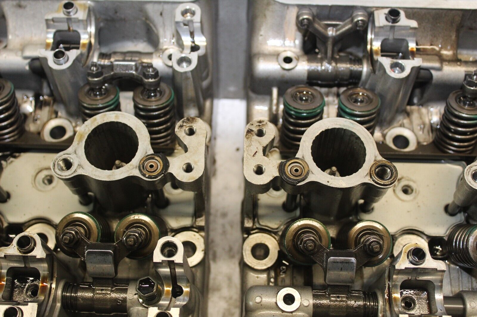 CYLINDER HEAD ASSY 11100-27E60 2001 SUZUKI BANDIT GSF1200S