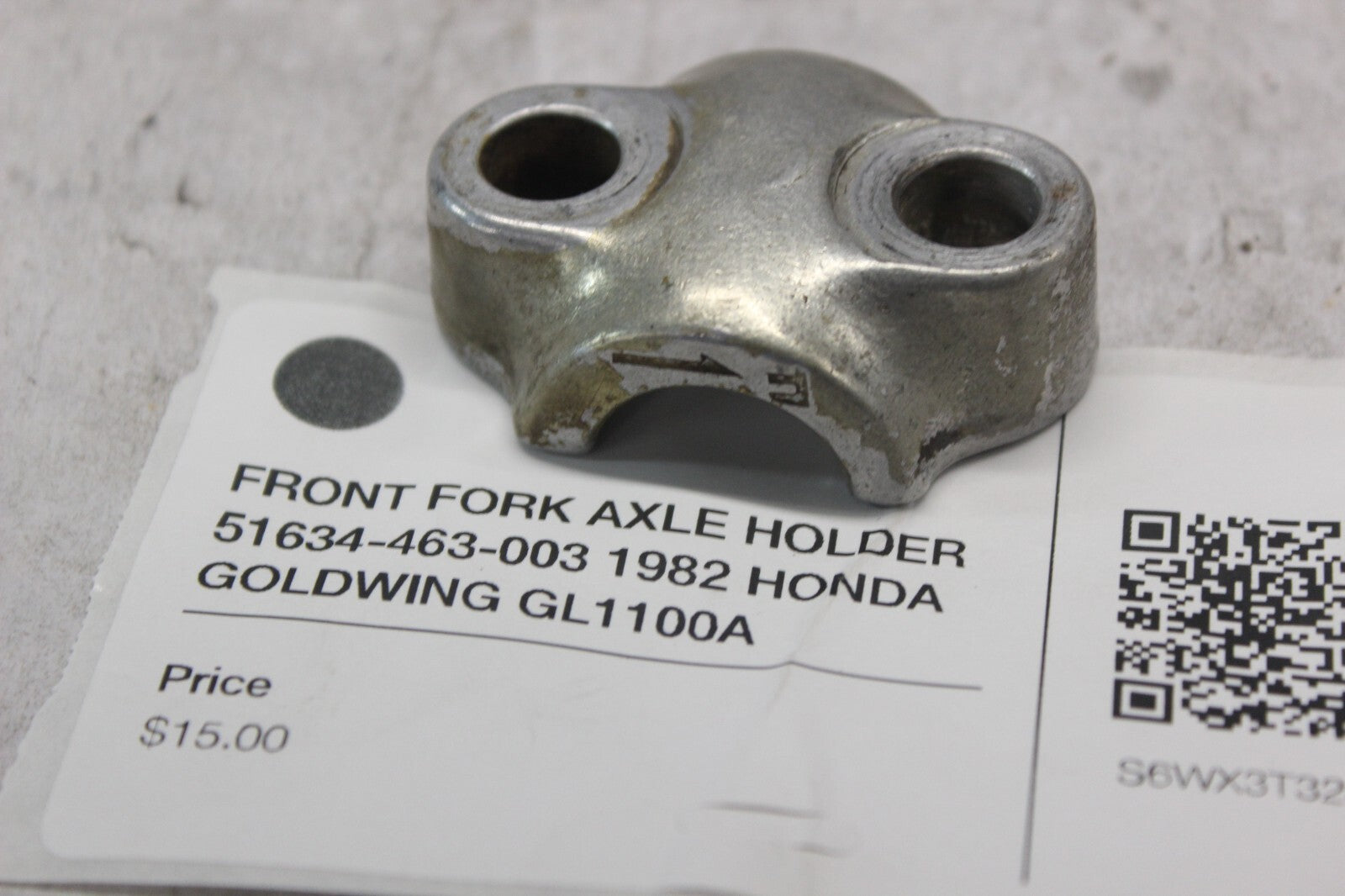 FRONT FORK AXLE HOLDER 51634-463-003 1982 HONDA GOLDWING GL1100A