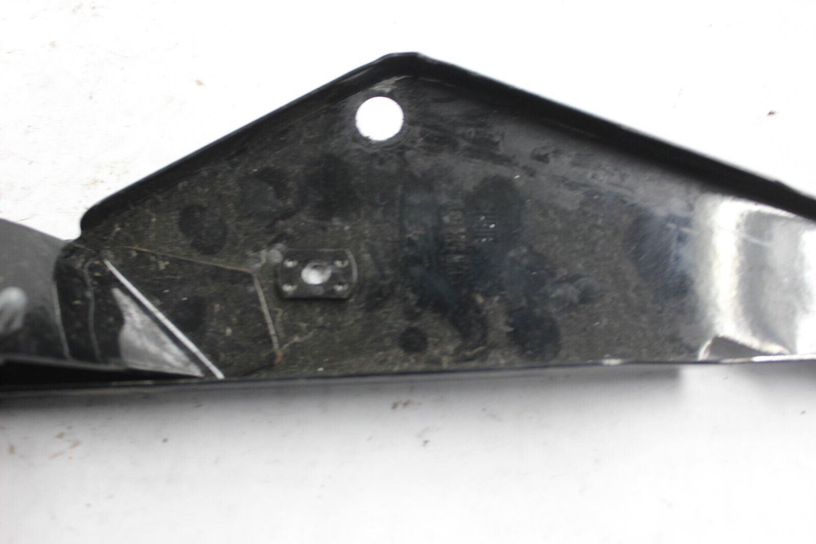 58479-86A Inner Fairing Bracket Right HARLEY DAVIDSON