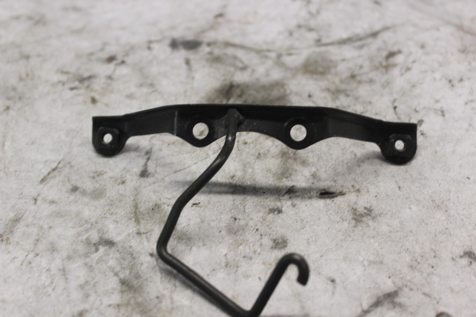 FRONT COVER STAY 61402-MA1-770 1982 HONDA GL500I SILVERWING