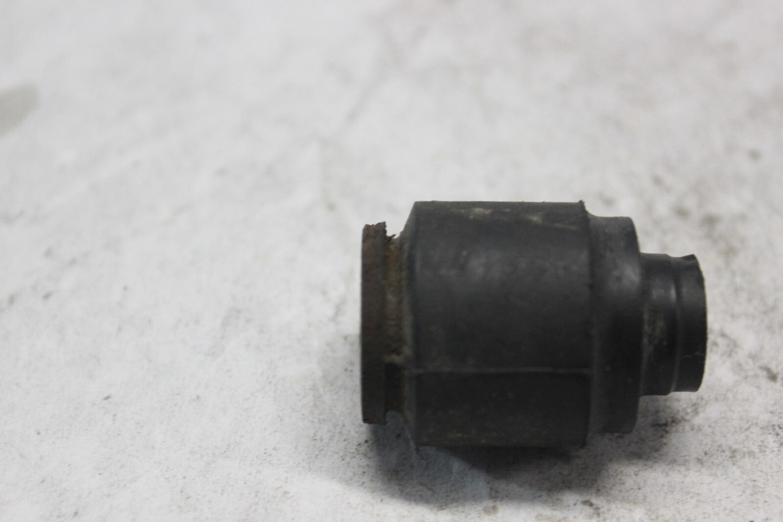 MOUNTING RUBBER E 50205-MAH-000 1998 HONDA CBR900RR