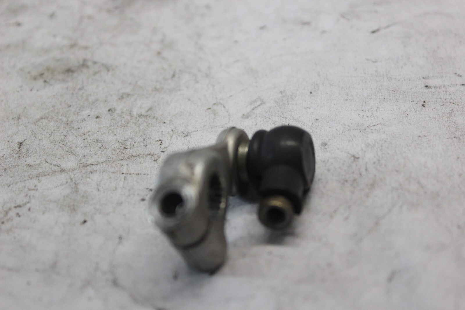 GEARSHIFT LINK ARM 25520-24F00 2002 SUZUKI GSX-R1000