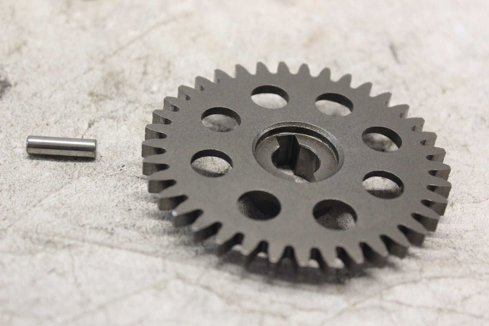 Oil Pump Driven Gear 37T #16331-33E00 2002 SUZUKI HAYABUSA GSX1300R