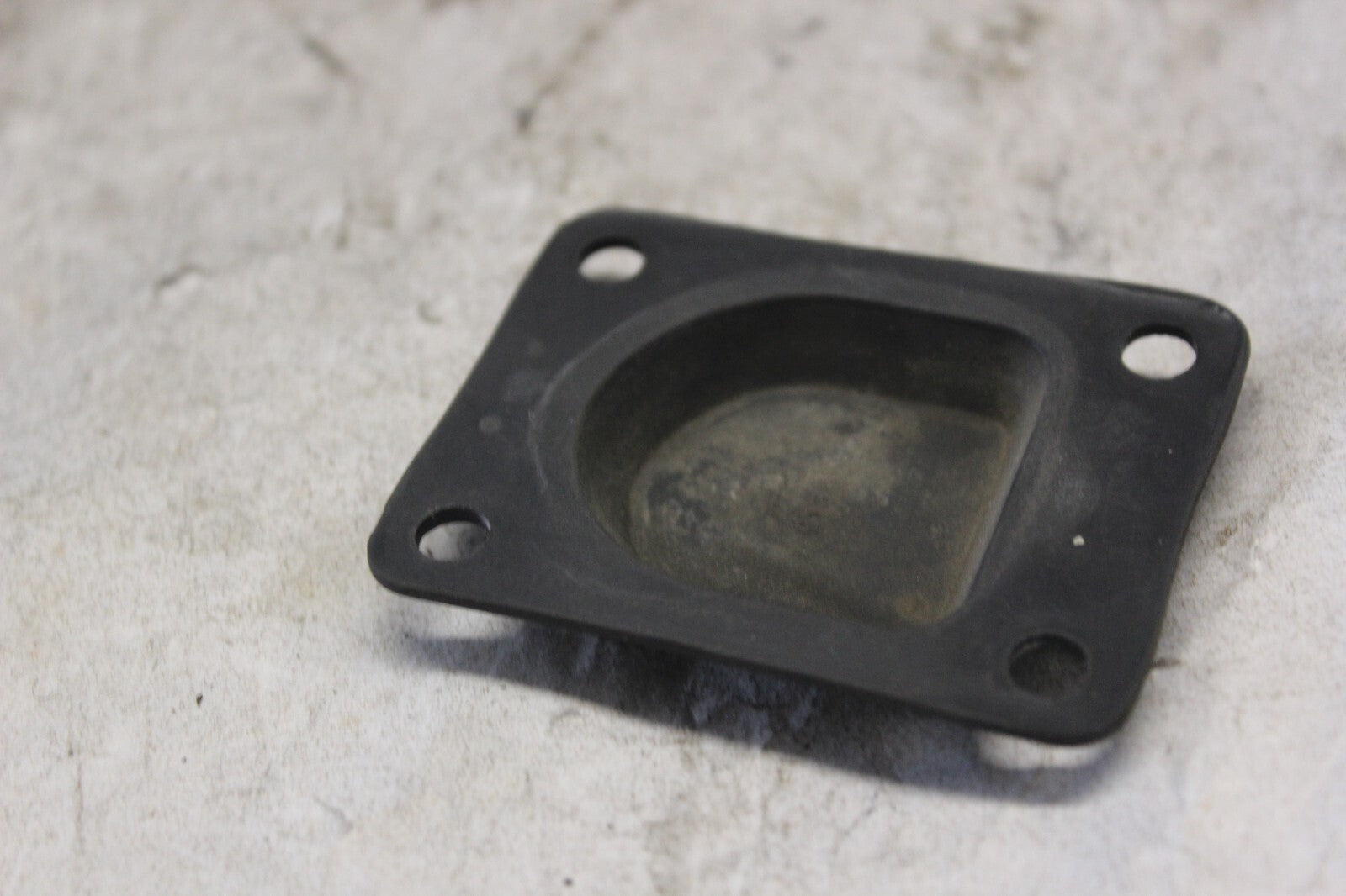SADDLEBAG LOCK RUBBER 81217-463-770 1982 HONDA GOLDWING GL1100A