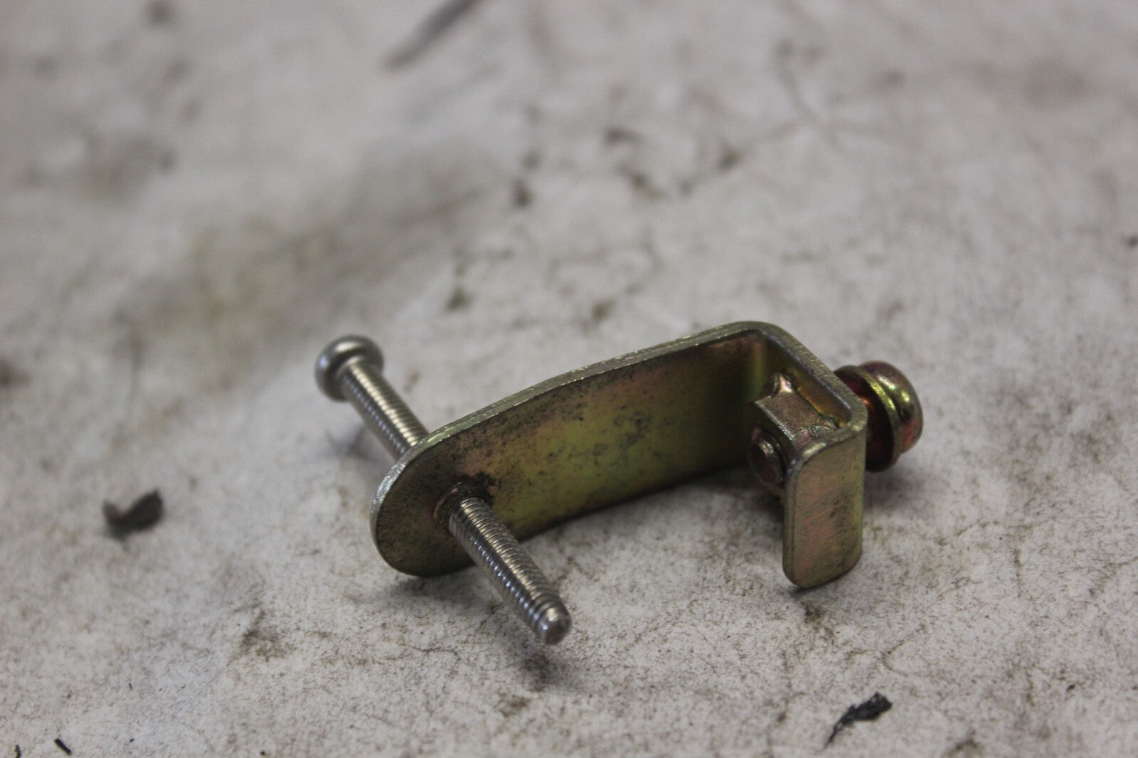 TURN SIGNAL BRACKET 81223-463-770 1982 HONDA GOLDWING GL1100A
