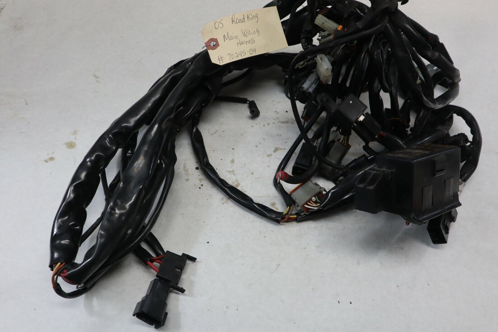 OEM Harley Davidson Main Wiring Harness 2005 Road King Blk/Red 70245-04
