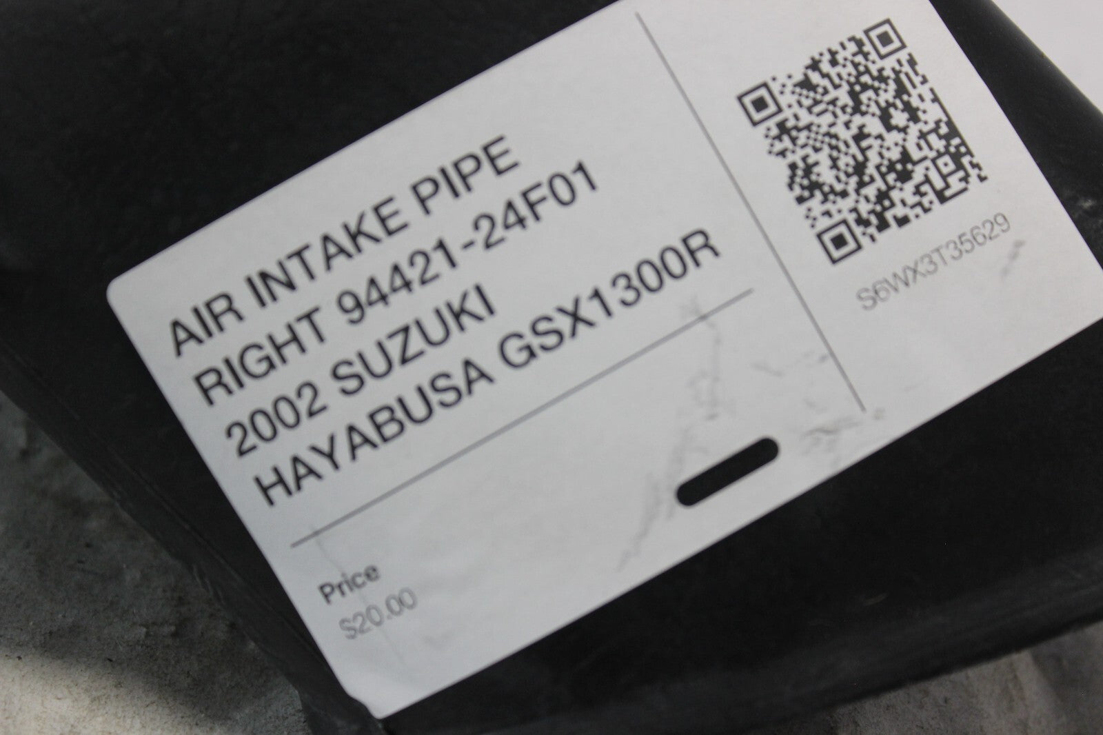 AIR INTAKE PIPE RIGHT 94421-24F01 2002 SUZUKI HAYABUSA GSX1300R
