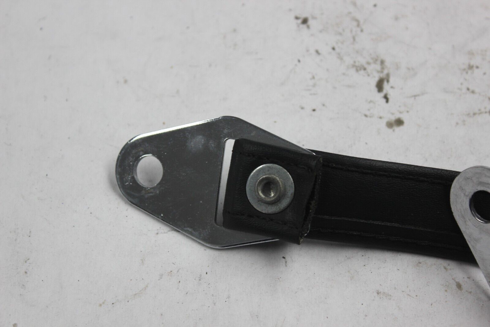 52400054 PASSENGER HANG ON STRAP HARLEY DAVIDSON