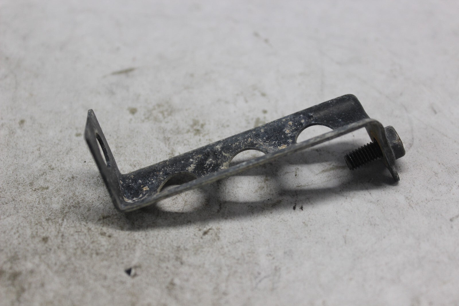 RIGHT MIDDLE COWL STAY 64531-MW0-000 1998 HONDA CBR900RR